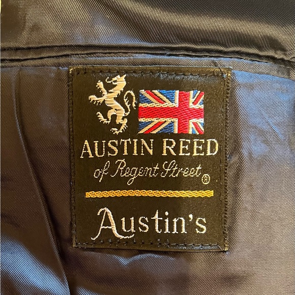 Austin Reed Custom Tailored Navy Pinstripe Men’s Suit - Picture 4 of 8